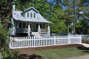 Tips for Cleaning Your Fence This Spring 
