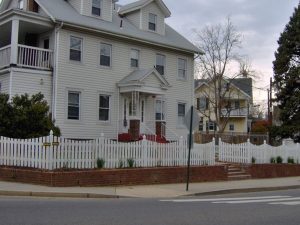 What You Should Know About Fence Etiquette 