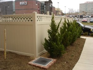 4 Advantages of a Vinyl Fence 