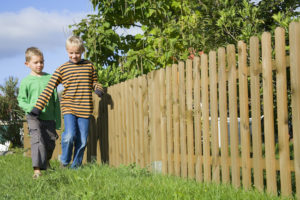 3 Ways to Improve Your Property Through Fence Repair