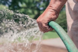 Keep Your Vinyl Fence Clean With These 3 Tips