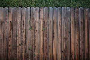 4 Reasons to Consider a New Privacy Fence for Your Home