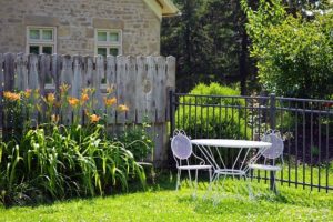 Affordable Fence Options: Mixing Fence Materials
